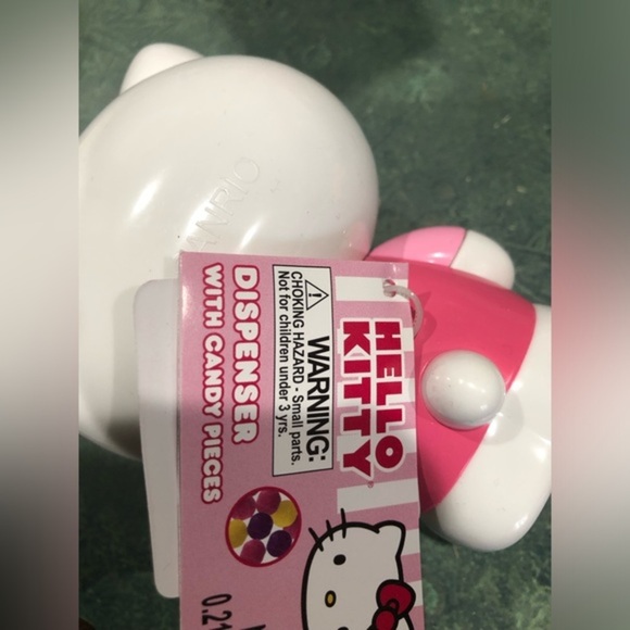 Hello Kitty adorable candy dispenser with candy pieces new - Picture 4 of 11